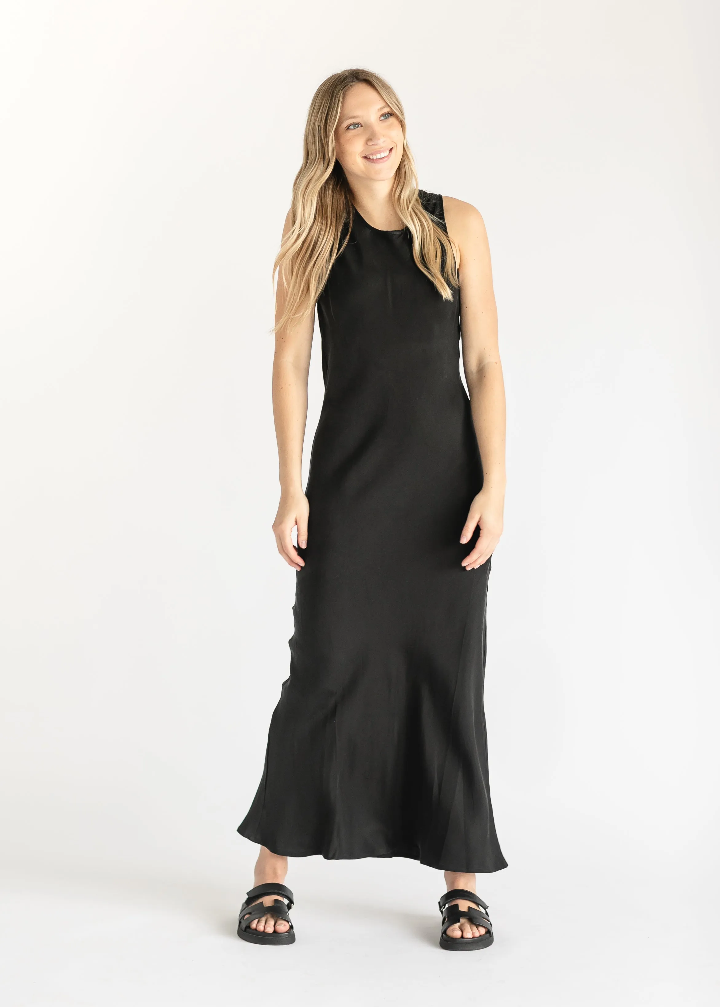 Black Tank Sleeve Maxi Dress