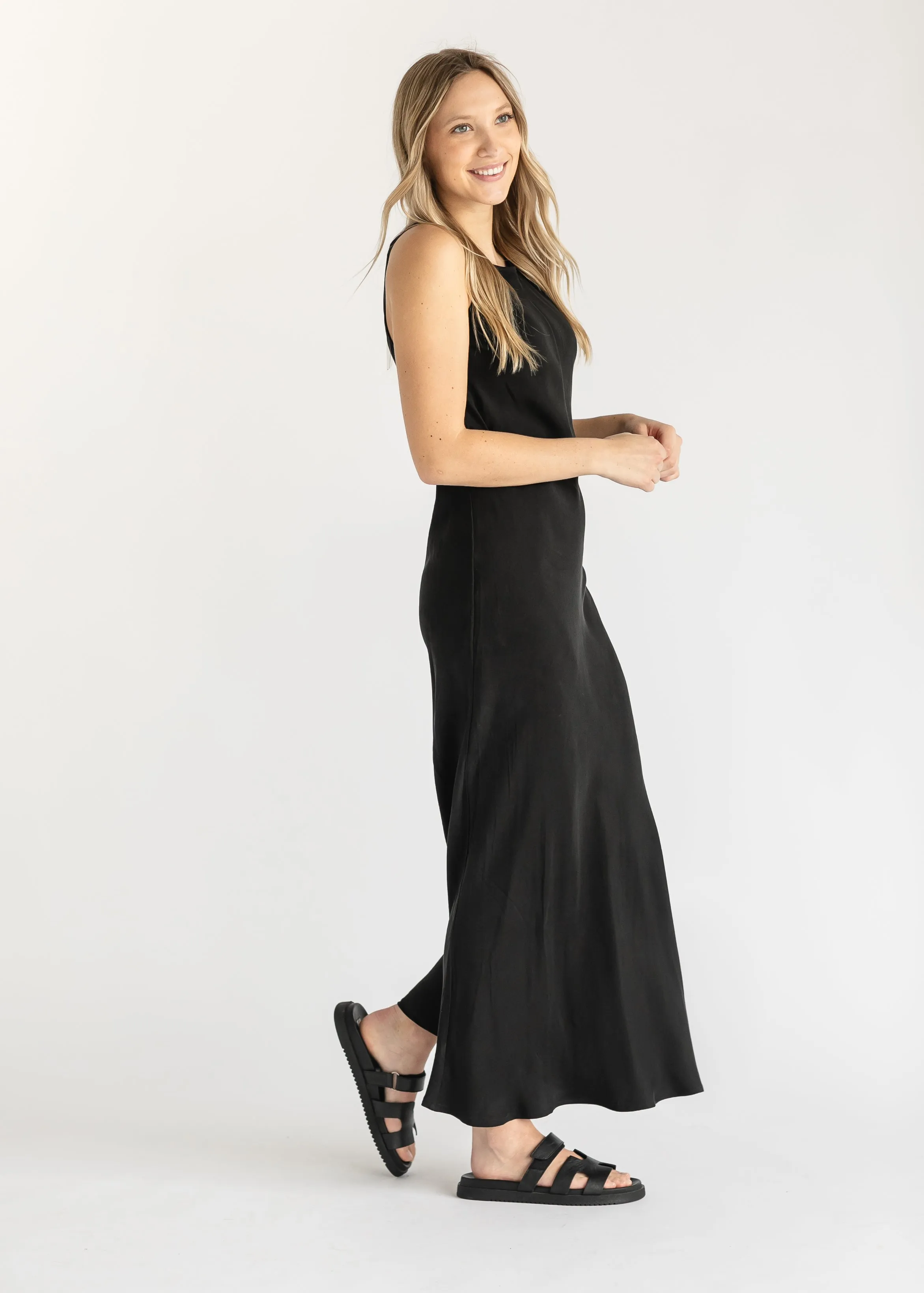 Black Tank Sleeve Maxi Dress