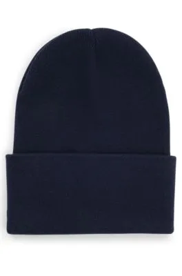 Cotton beanie hat with logo label