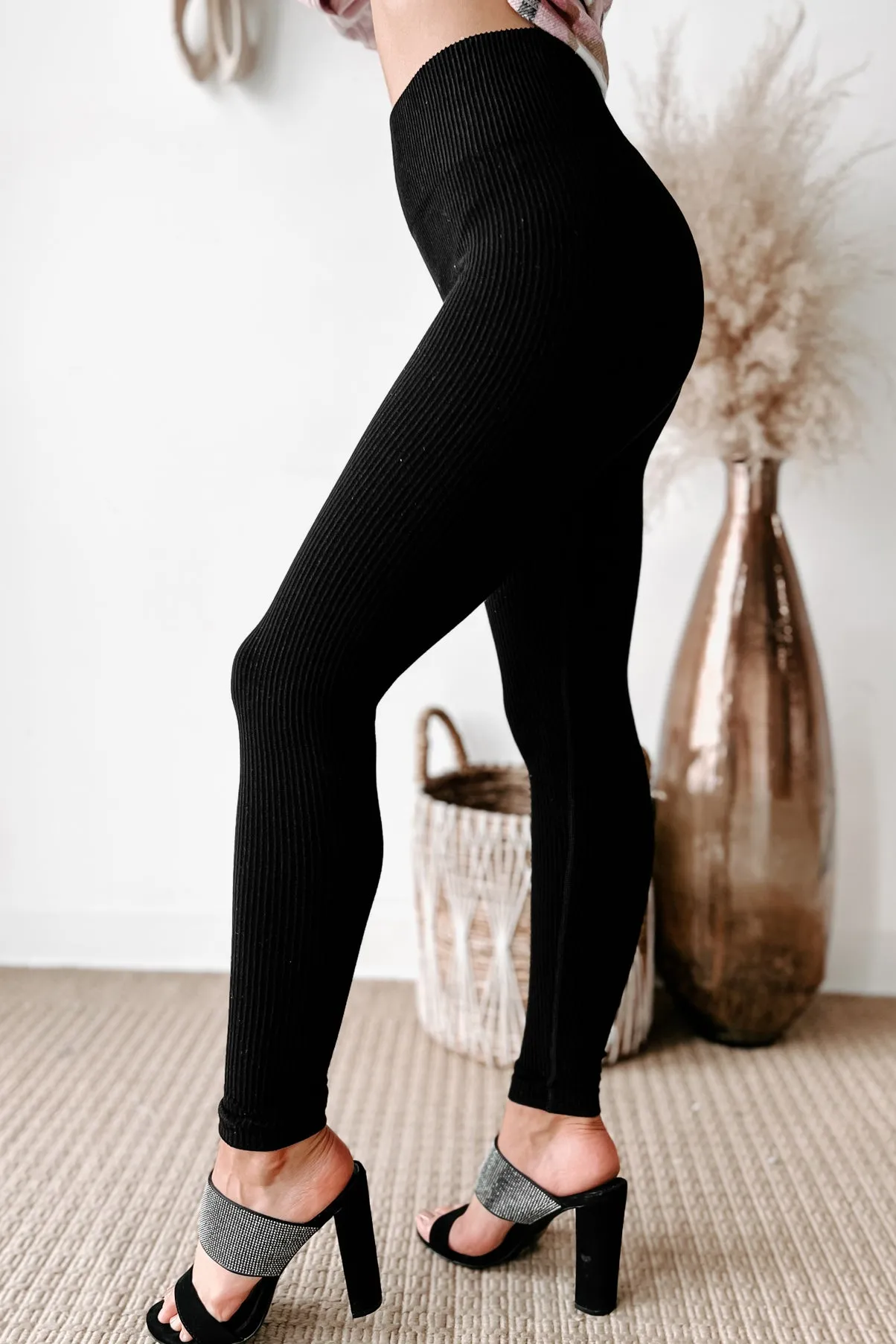 Don't Pass By Ribbed Seamless Leggings (Black)