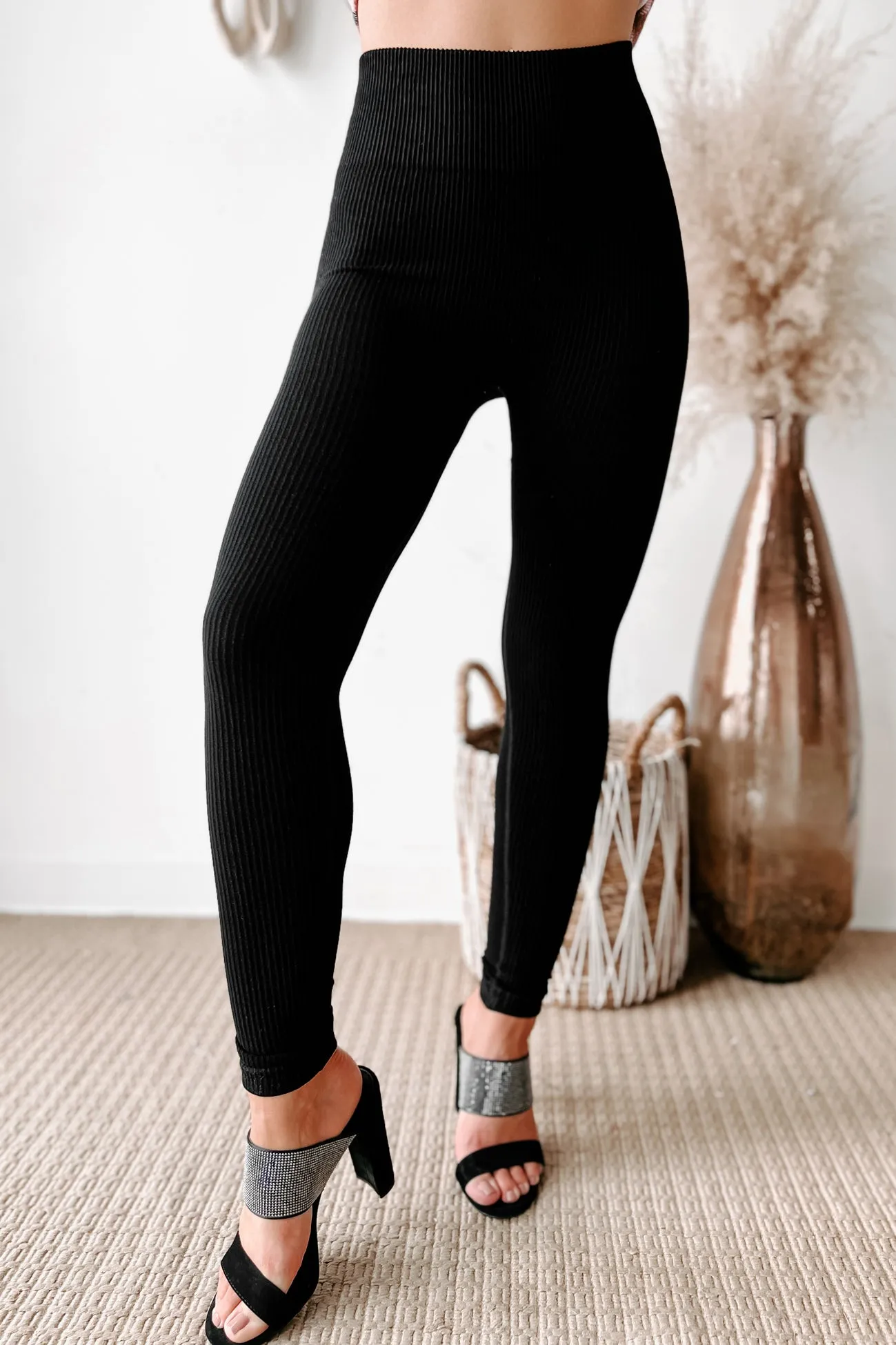 Don't Pass By Ribbed Seamless Leggings (Black)