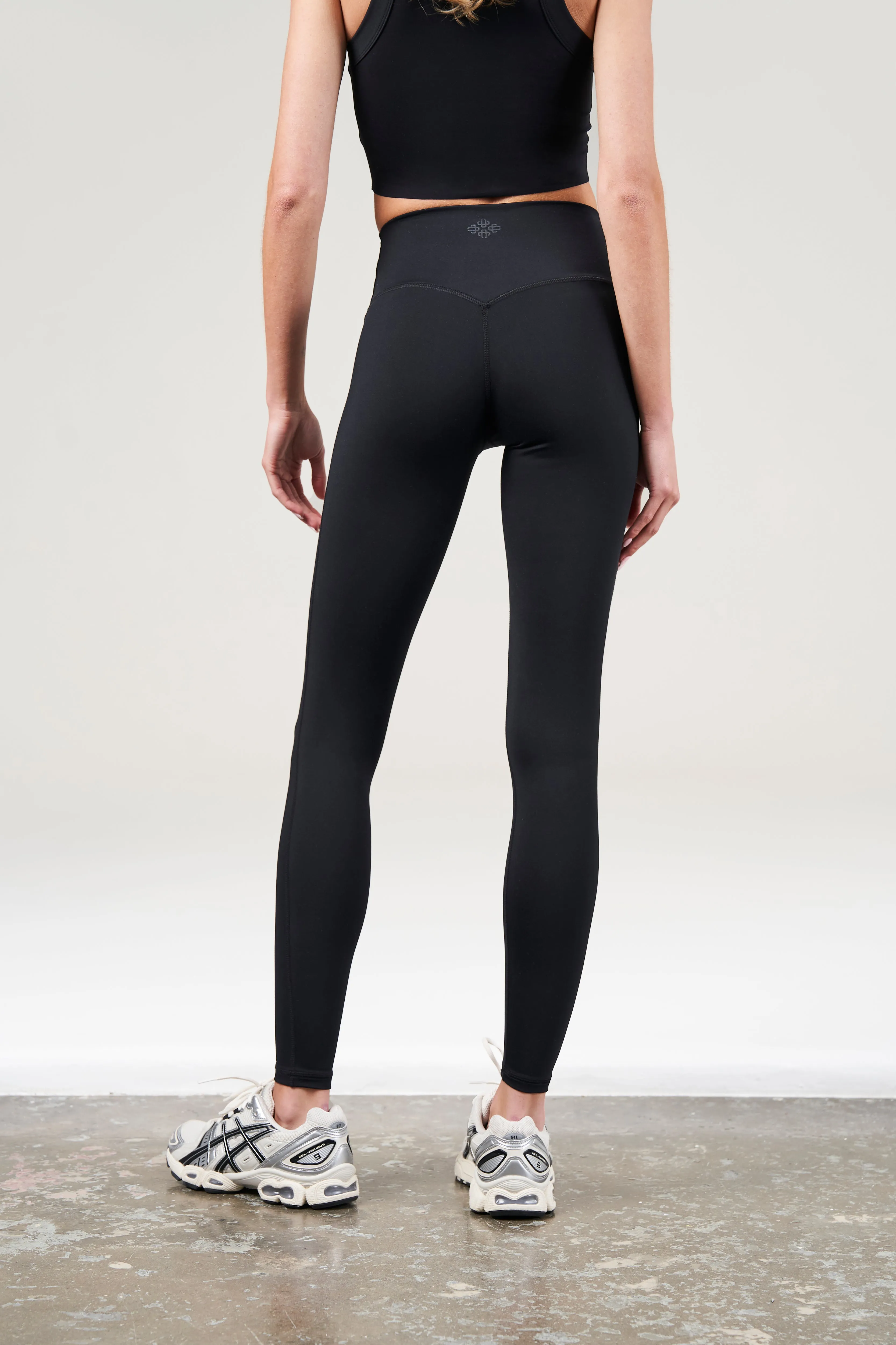 EMBLEM STRETCH SCULPTING LEGGINGS - BLACK