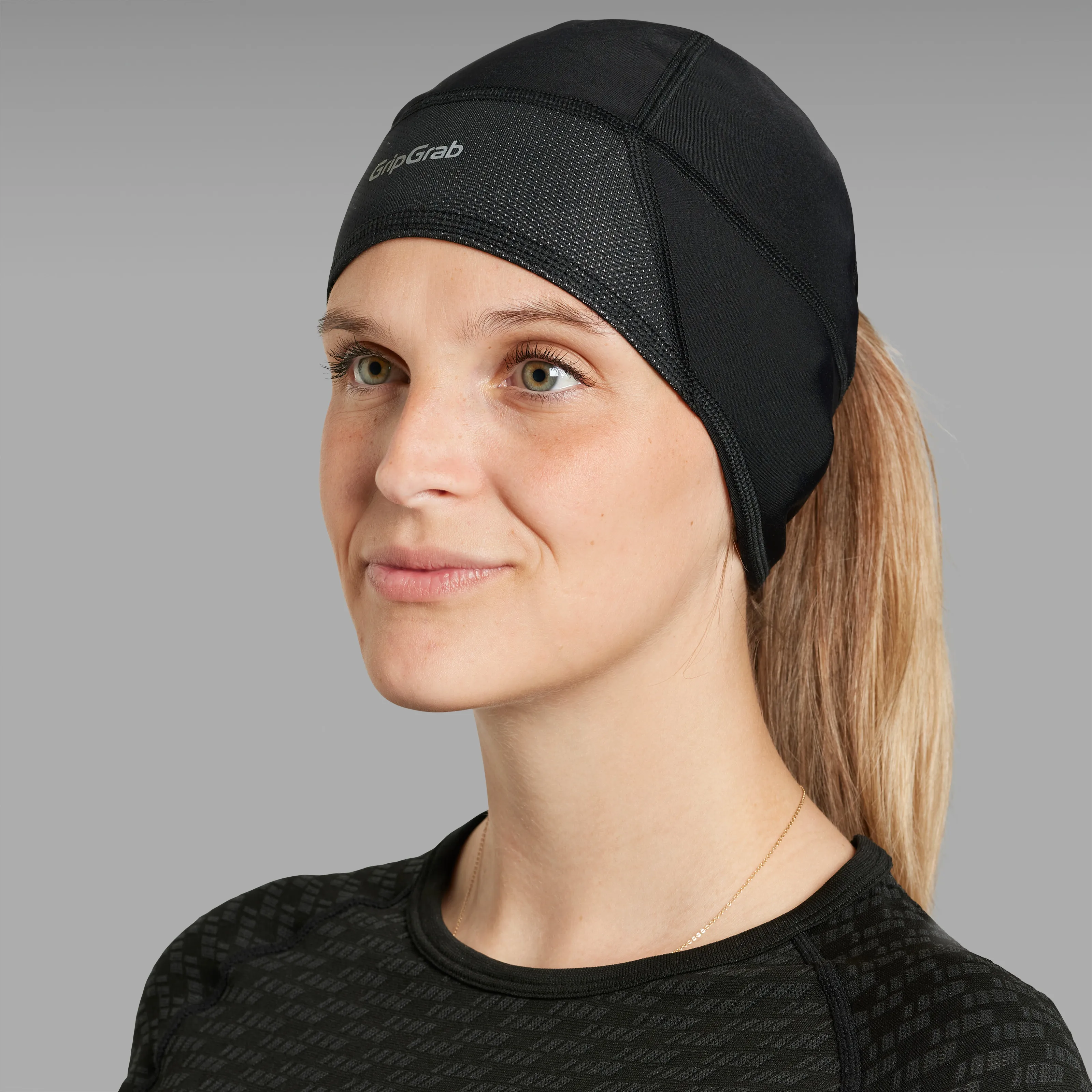 Gripgrab Ponytail Windproof Thermal Skull Cap Black | Buy Gripgrab Ponytail Windproof Thermal Skull Cap Black here | Outnorth