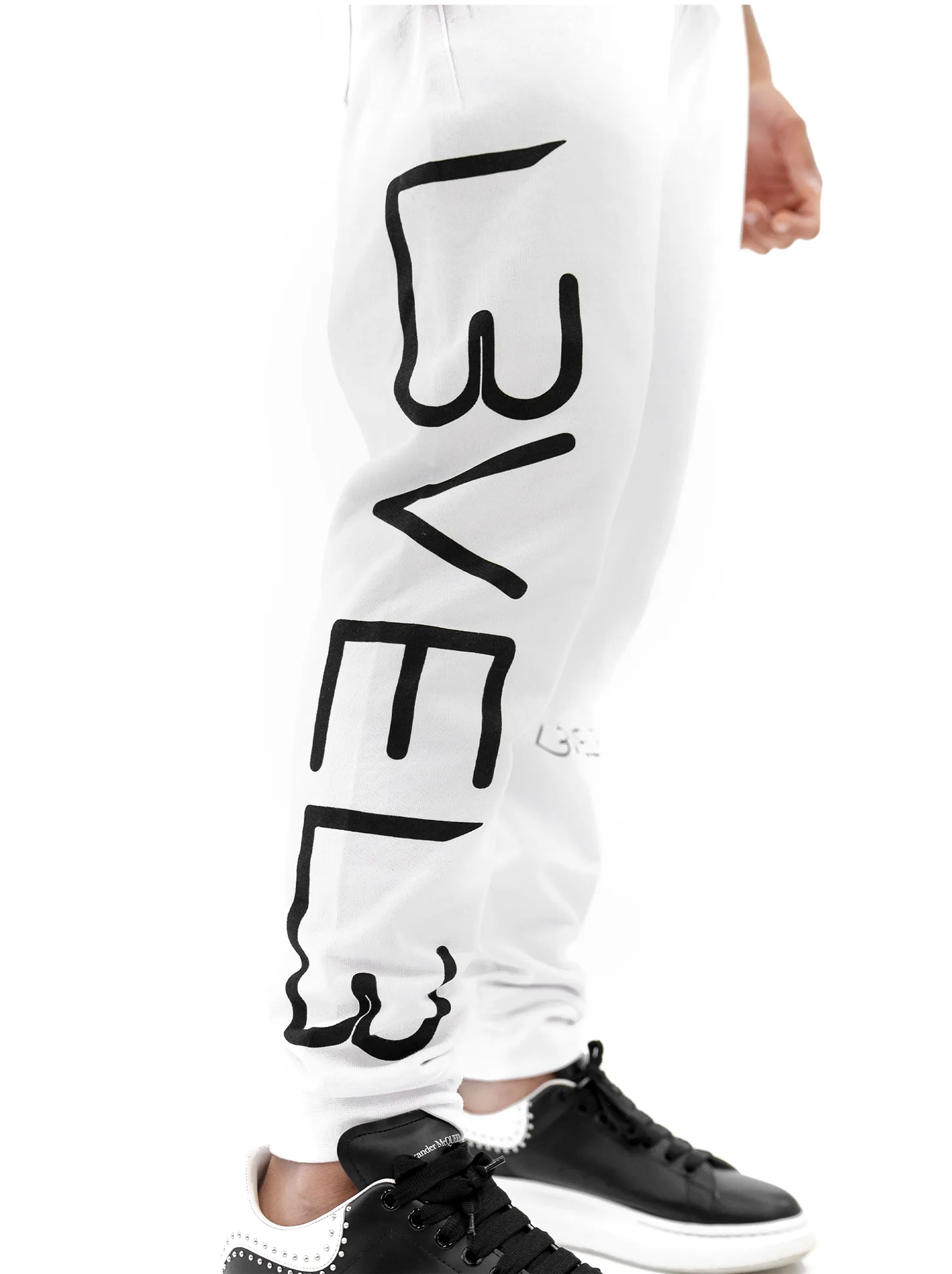 L3VEL3 Essential Joggers