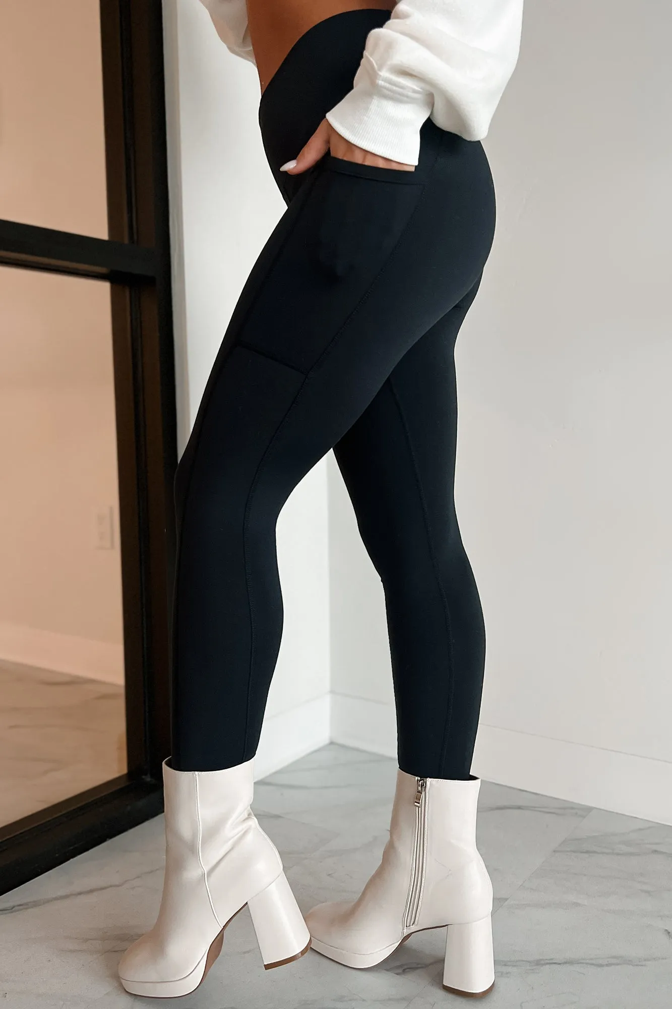 Setting The Record Mid Rise Side Pocket Leggings (Black)