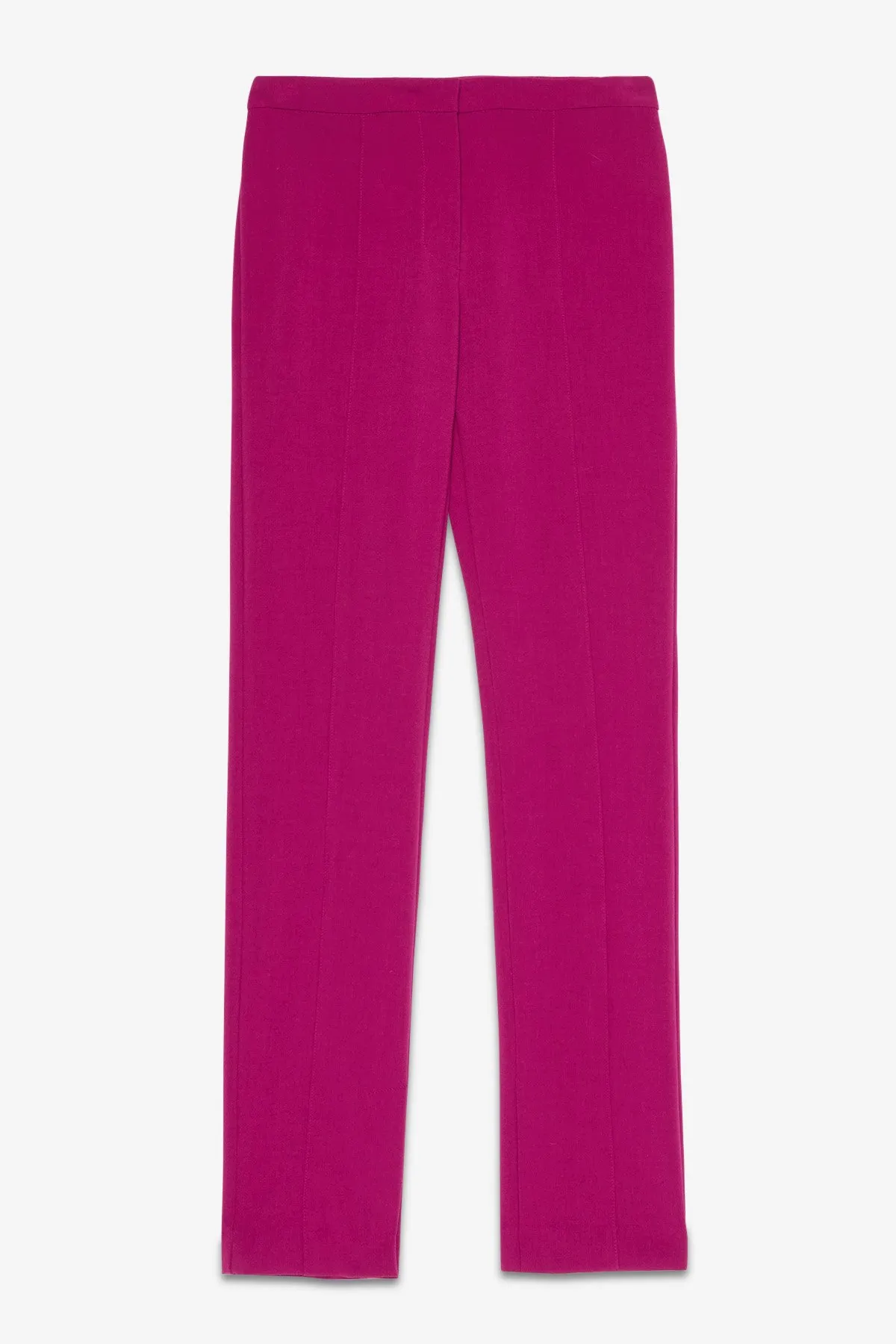 Trousers with slits at the hem