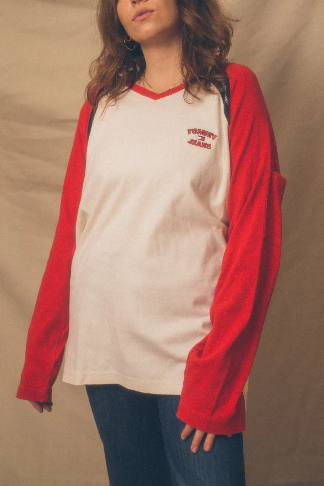 Vintage 90's Tommy Jeans V-Neck Raglan- Red/White